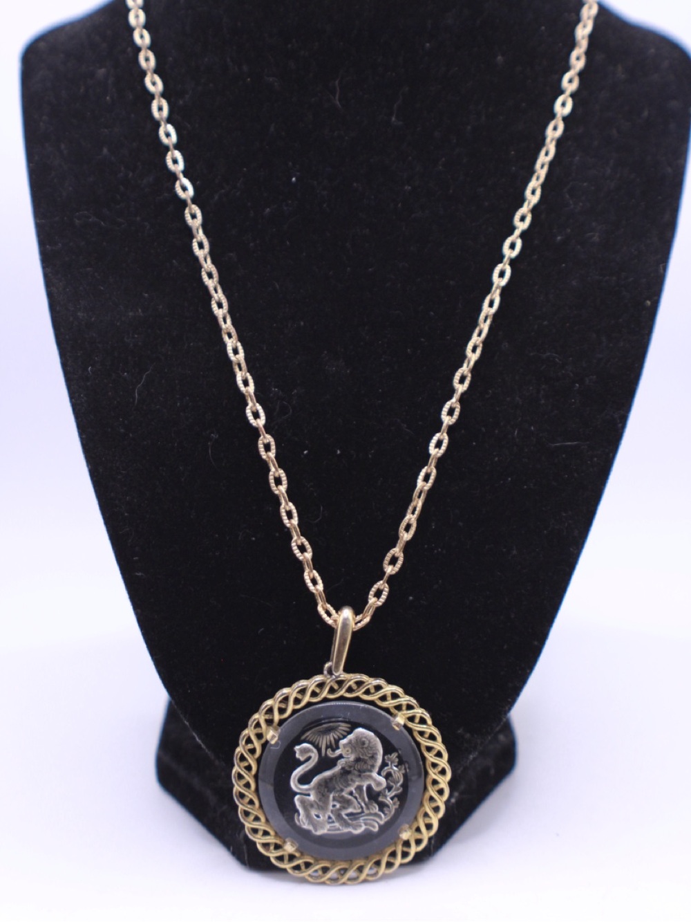 Vintage Crown Trifari Gold-Tone Zodiac Leo Lion Necklace acrylic center